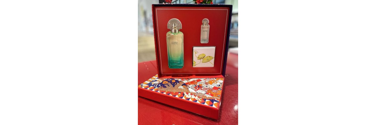 HERMÉS Un Jardin Sur Le Nil X-Mas Set - 